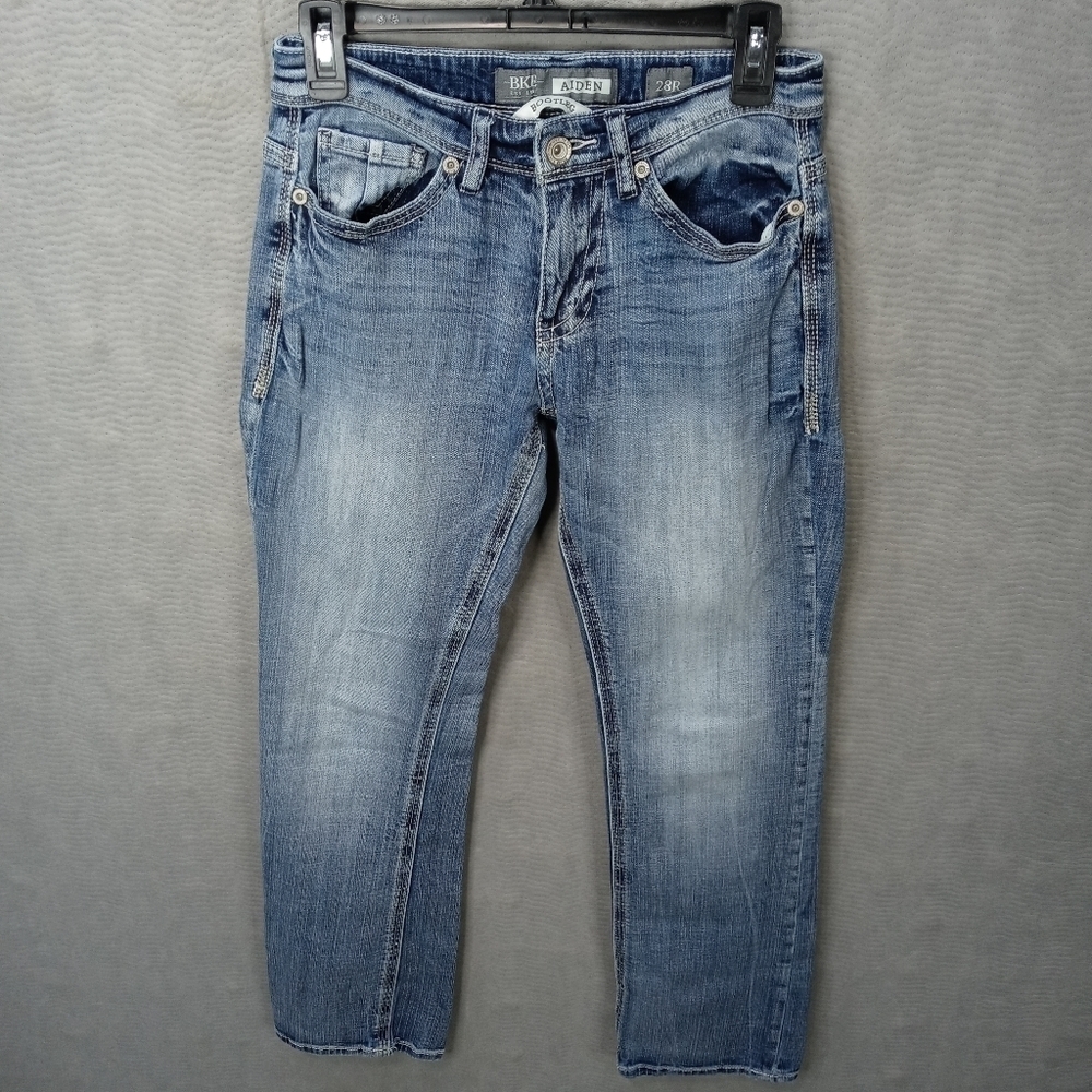 BKE Buckle Aiden Bootleg women's blue jeans sz 28R. 28x31. Rise 8". Pb2 500pm